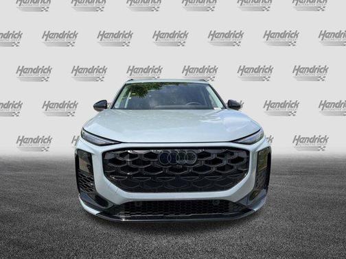 Arrow Gray Pearl Effect 2026 Audi Q3 TFSI quattro S tronic
