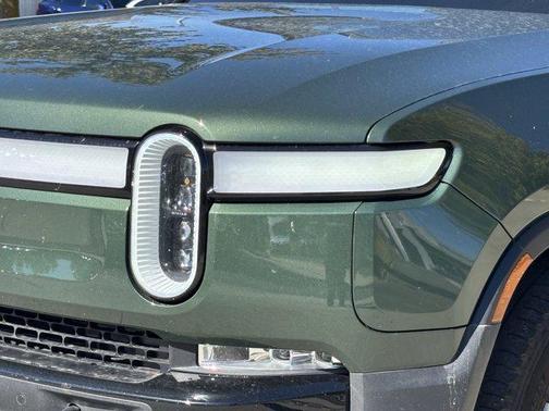 2023 Rivian R1S Adventure