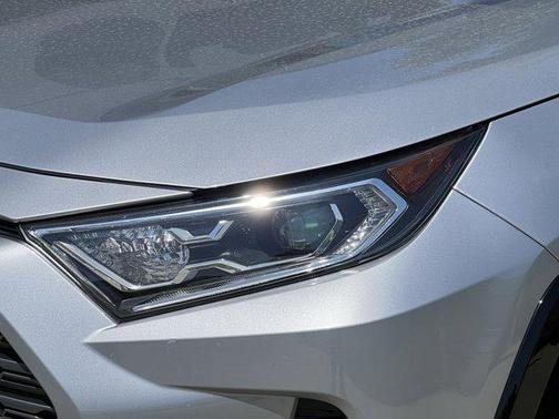 2021 Toyota RAV4 Hybrid SE
