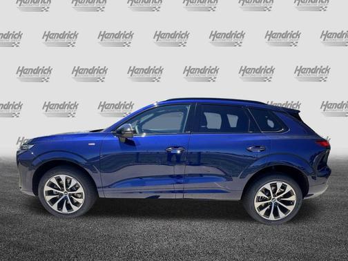 Navarra Blue Metallic 2026 Audi Q3 TFSI quattro S tronic