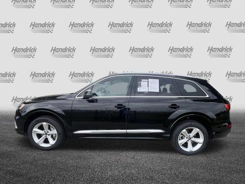 Mythos Black Metallic 2023 Audi Q7 45 Premium Plus