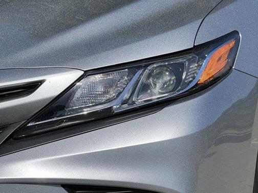 Celestial Silver Metallic 2020 Toyota Camry SE