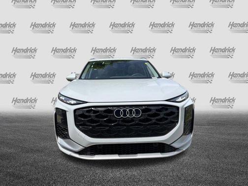 Glacier White Metallic 2026 Audi Q3 TFSI quattro S tronic