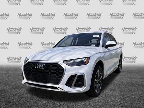Glacier White Metallic 2023 Audi Q5 45 S line Premium