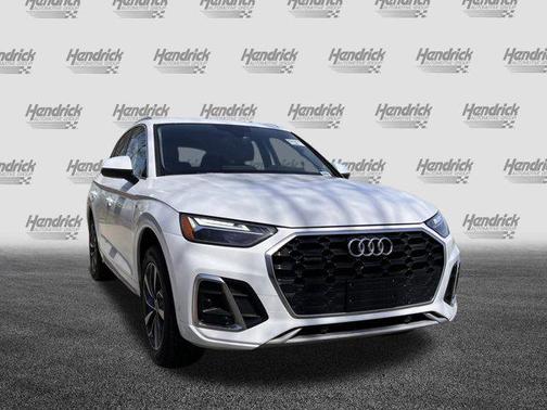 Glacier White Metallic 2023 Audi Q5 45 S line Premium