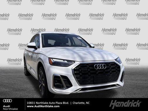 Glacier White Metallic 2023 Audi Q5 45 S line Premium