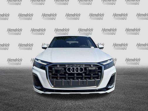 Glacier White Metallic 2025 Audi Q7 55 Premium Plus