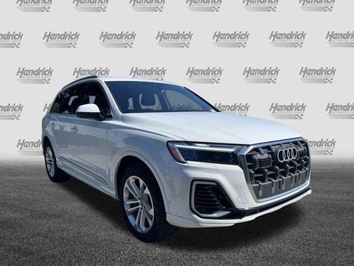 Glacier White Metallic 2025 Audi Q7 55 Premium Plus