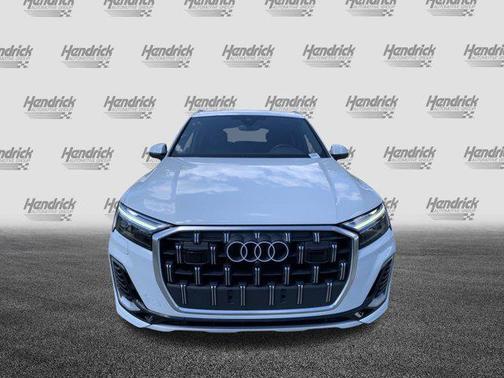 Glacier White Metallic 2025 Audi Q7 55 Premium Plus