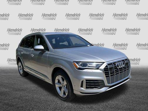 2022 Audi Q7 45 Premium Plus