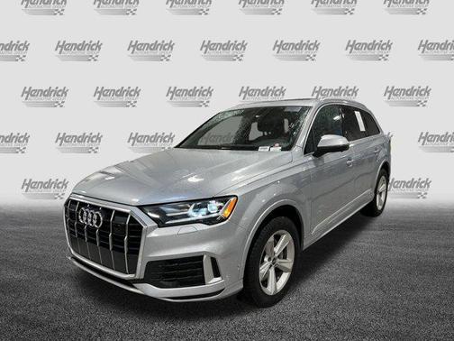 2022 Audi Q7 45 Premium Plus