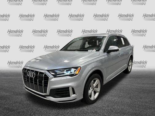 2022 Audi Q7 45 Premium Plus