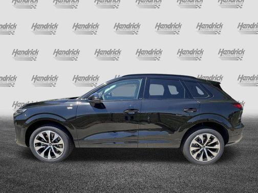 Mythos Black Metallic 2026 Audi Q3 TFSI quattro S tronic