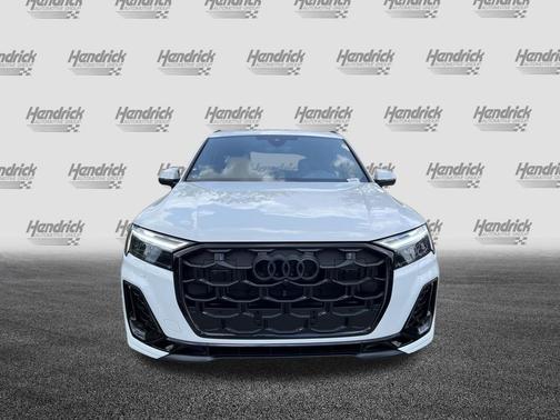 Glacier White Metallic 2026 Audi Q7 55 Premium Plus