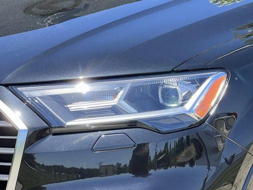 2022 Audi Q7 55 Premium Plus