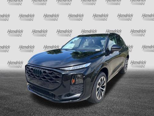 Mythos Black Metallic 2026 Audi Q3 TFSI quattro S tronic