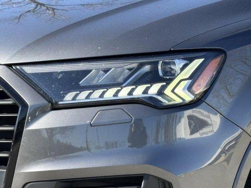 2021 Audi Q7 55 Premium Plus