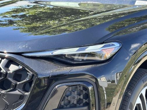 Mythos Black Metallic 2026 Audi Q5 Premium TFSI quattro S tronic