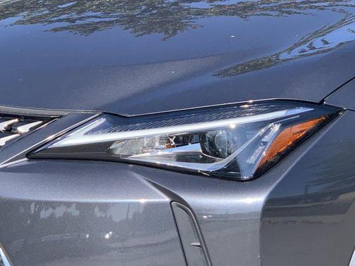 2022 Lexus UX 250h Base