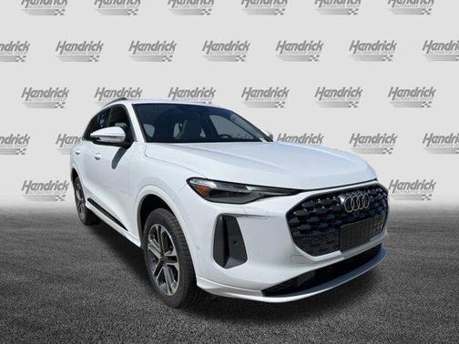 Glacier White Metallic 2026 Audi Q5 Premium Plus TFSI quattro S tronic