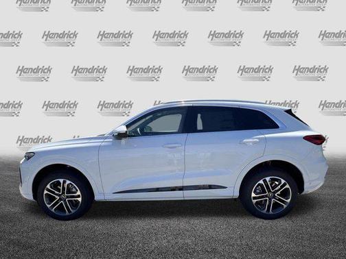 Glacier White Metallic 2026 Audi Q5 Premium Plus TFSI quattro S tronic