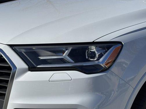 2023 Audi Q7 55 Premium Plus