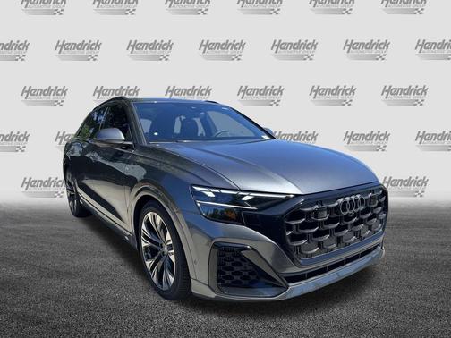 Daytona Gray Pearl Effect 2026 Audi Q8 55 Premium Plus