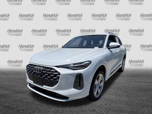 Glacier White Metallic 2025 Audi Q5 Premium Plus TFSI quattro S tronic