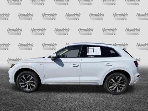 Glacier White Metallic 2023 Audi Q5 45 S line Premium Plus