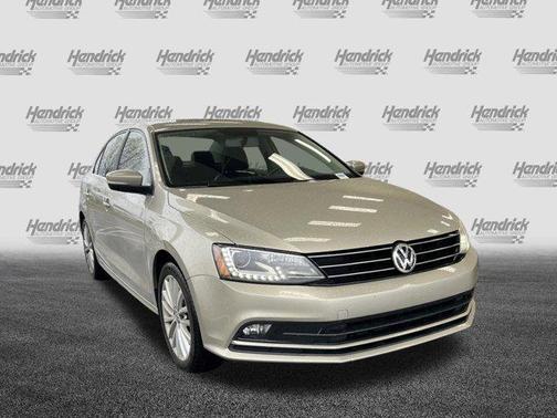 2015 Volkswagen Jetta Auto SE w/Connectivity/Navigation