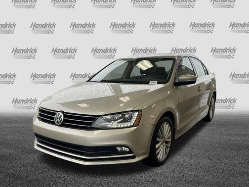 2015 Volkswagen Jetta Auto SE w/Connectivity/Navigation