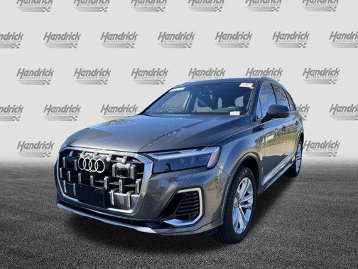 2025 Audi Q7 55 Premium Plus