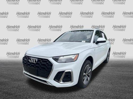 Glacier White Metallic 2023 Audi Q5 45 S line Premium