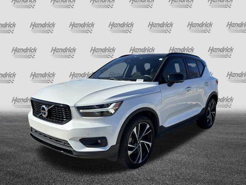 2021 Volvo XC40 T5 R-Design