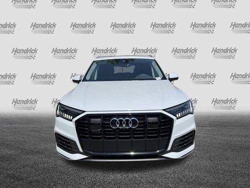 2024 Audi Q7 45 Premium Plus