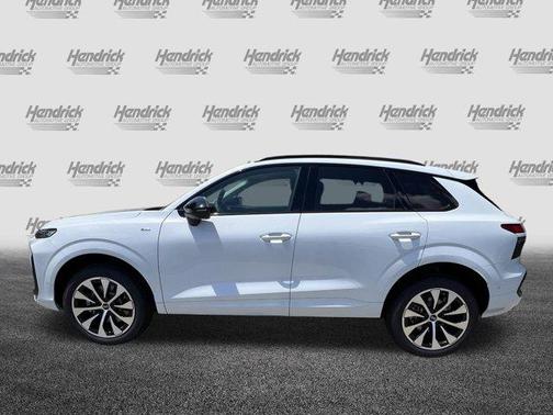 Glacier White Metallic 2026 Audi Q3 TFSI quattro S tronic