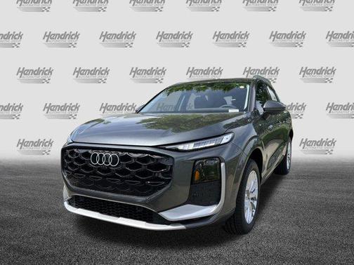 Daytona Gray Pearl Effect 2026 Audi Q3 TFSI quattro S tronic