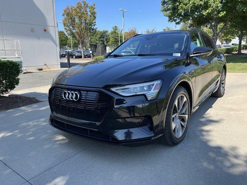 2021 Audi e-tron Premium Plus