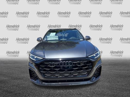 Daytona Gray Pearl Effect 2026 Audi Q8 55 Prestige