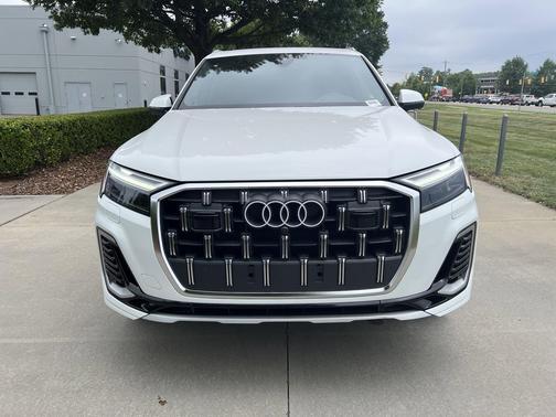Carrara White 2025 Audi Q7 55 Premium Plus