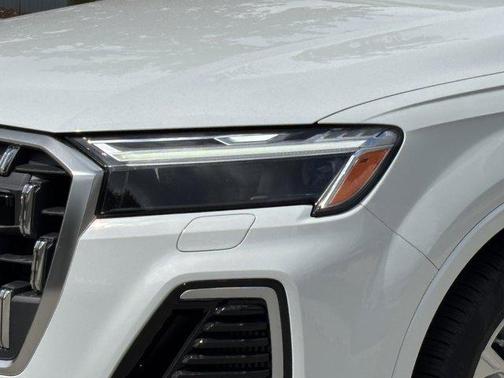 2026 Audi Q7 55 Premium Plus