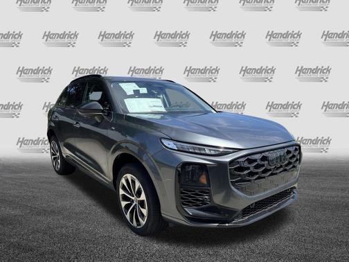 Daytona Gray Pearl Effect 2026 Audi Q3 TFSI quattro S tronic