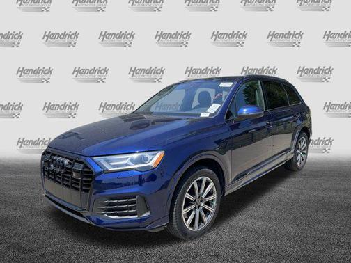 2022 Audi Q7 45 Premium Plus