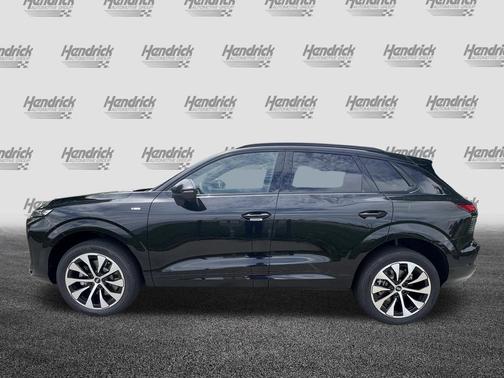 Mythos Black Metallic 2026 Audi Q3 TFSI quattro S tronic