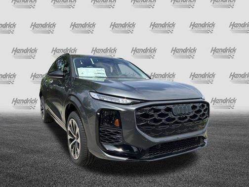 Daytona Gray Pearl Effect 2026 Audi Q3 TFSI quattro S tronic