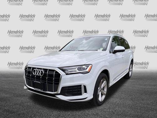 Glacier White Metallic 2023 Audi Q7 45 Premium Plus