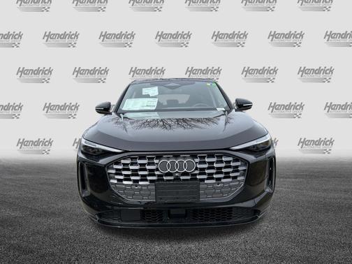 Mythos Black Metallic 2025 Audi Q5 Premium Plus TFSI quattro S tronic