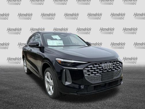Mythos Black Metallic 2025 Audi Q5 Premium Plus TFSI quattro S tronic