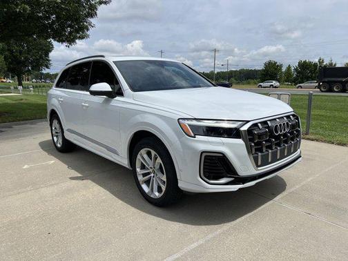 2025 Audi Q7 45 Premium