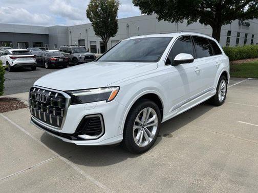 2025 Audi Q7 45 Premium
